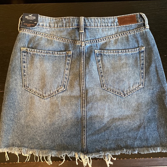 NWT Hollister Ultra High-Rise Distressed Jean Skirt Sz 11 Waist 30 - Picture 2 of 4